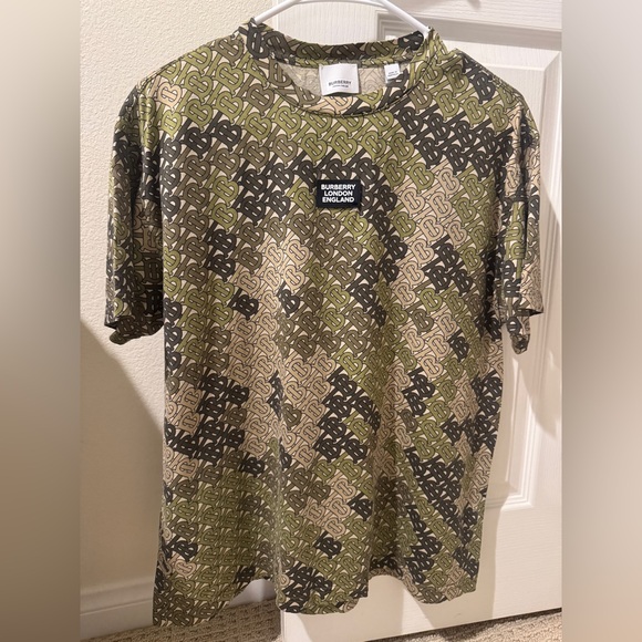 Burberry London England Monogram TB Logo T-Shirt Green Beige Size S 100% Cotton - Picture 1 of 5